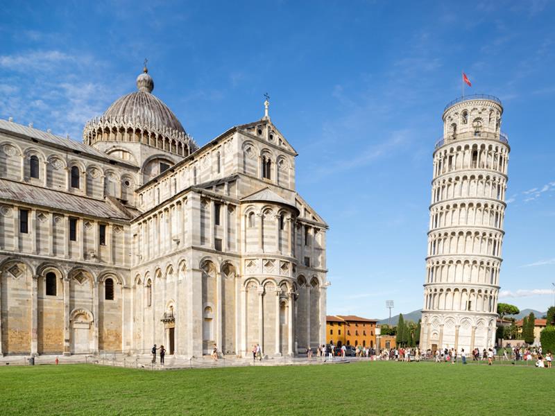 pisa piazza dei muracoli